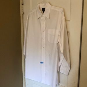 Men’s Jos. A. Bank casual button down shirt 👕